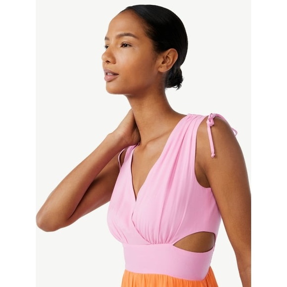 Color Blocked Dress with Side Cut Outs - Picture 3 of 6